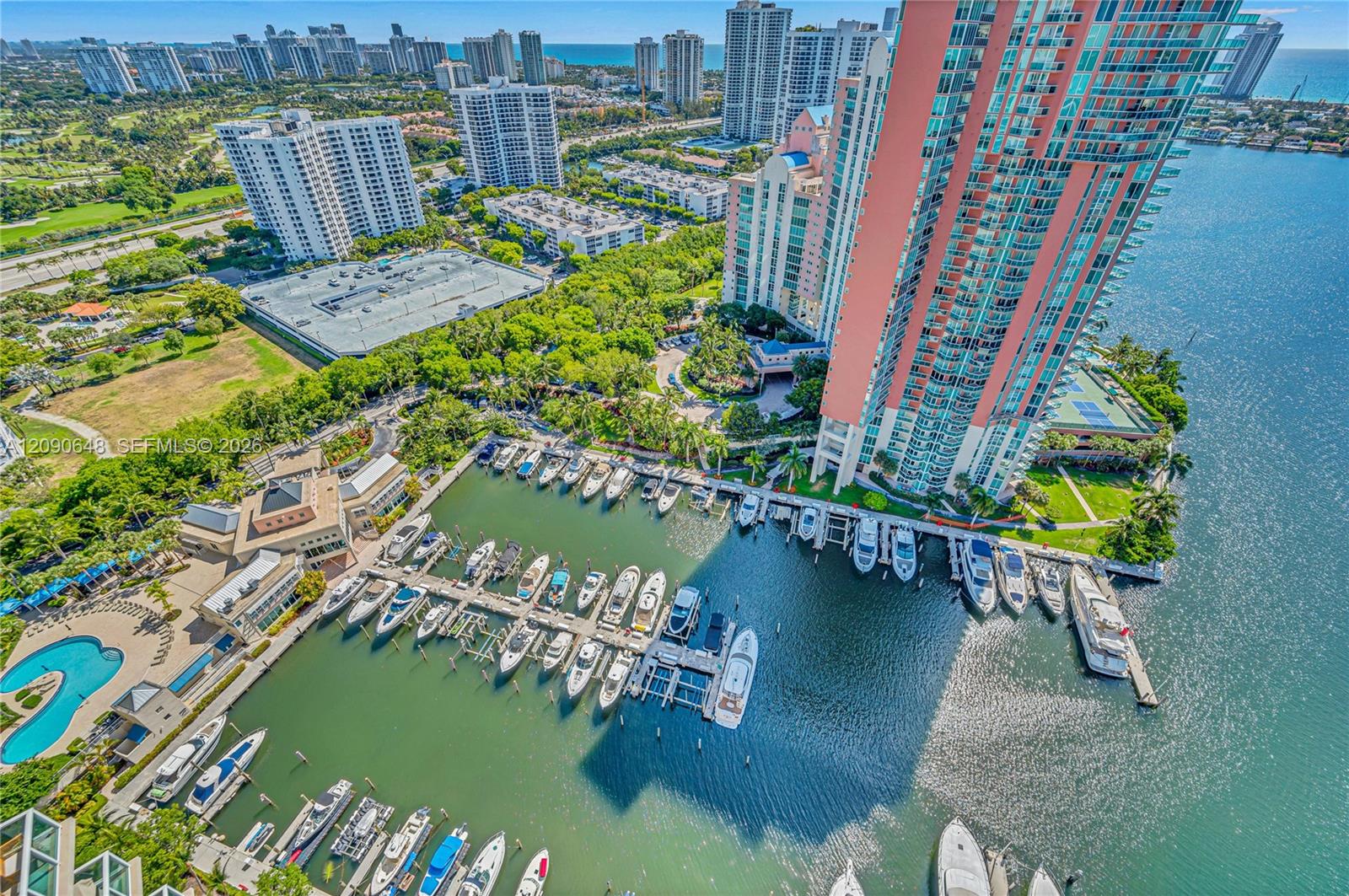3330 NE 190th St Unit: UPH11