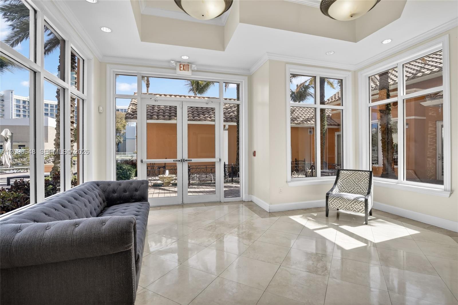 3330 NE 190th St Unit: UPH11
