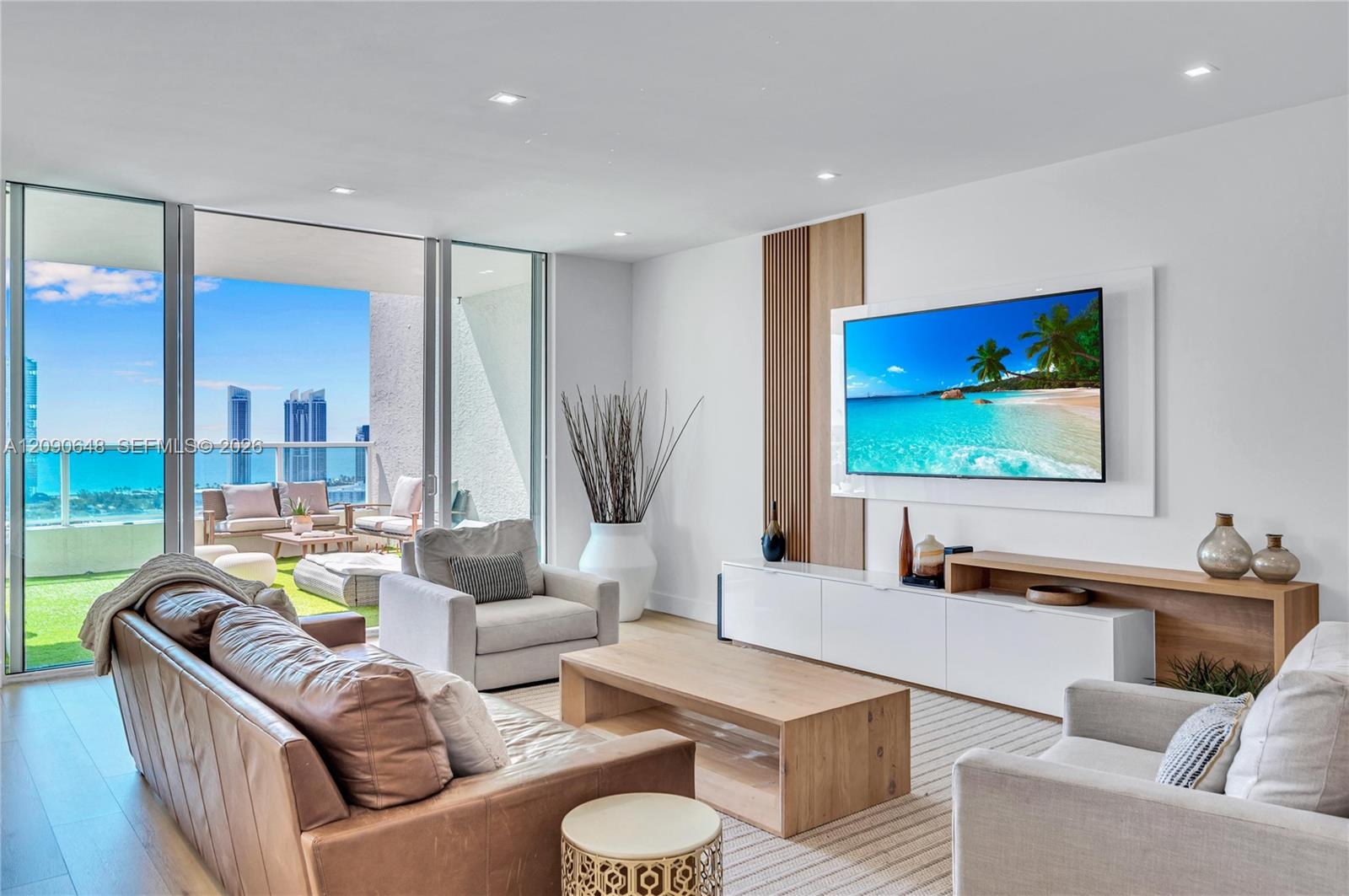 3330 NE 190th St Unit: UPH11
