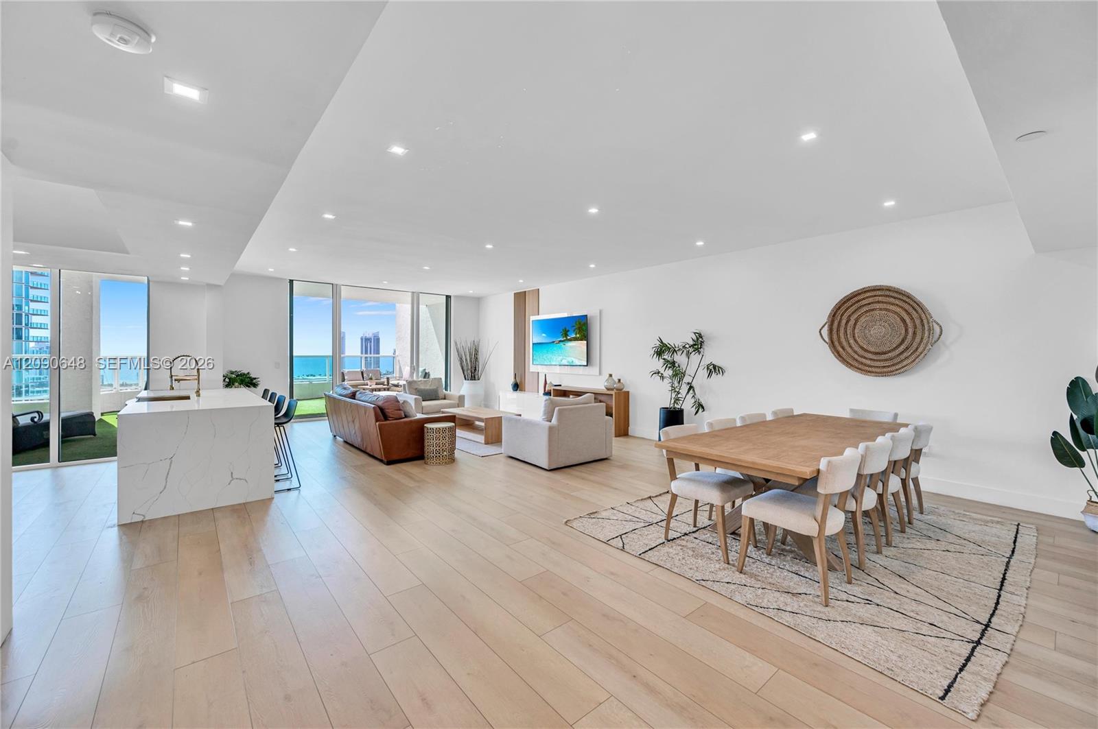 3330 NE 190th St Unit: UPH11