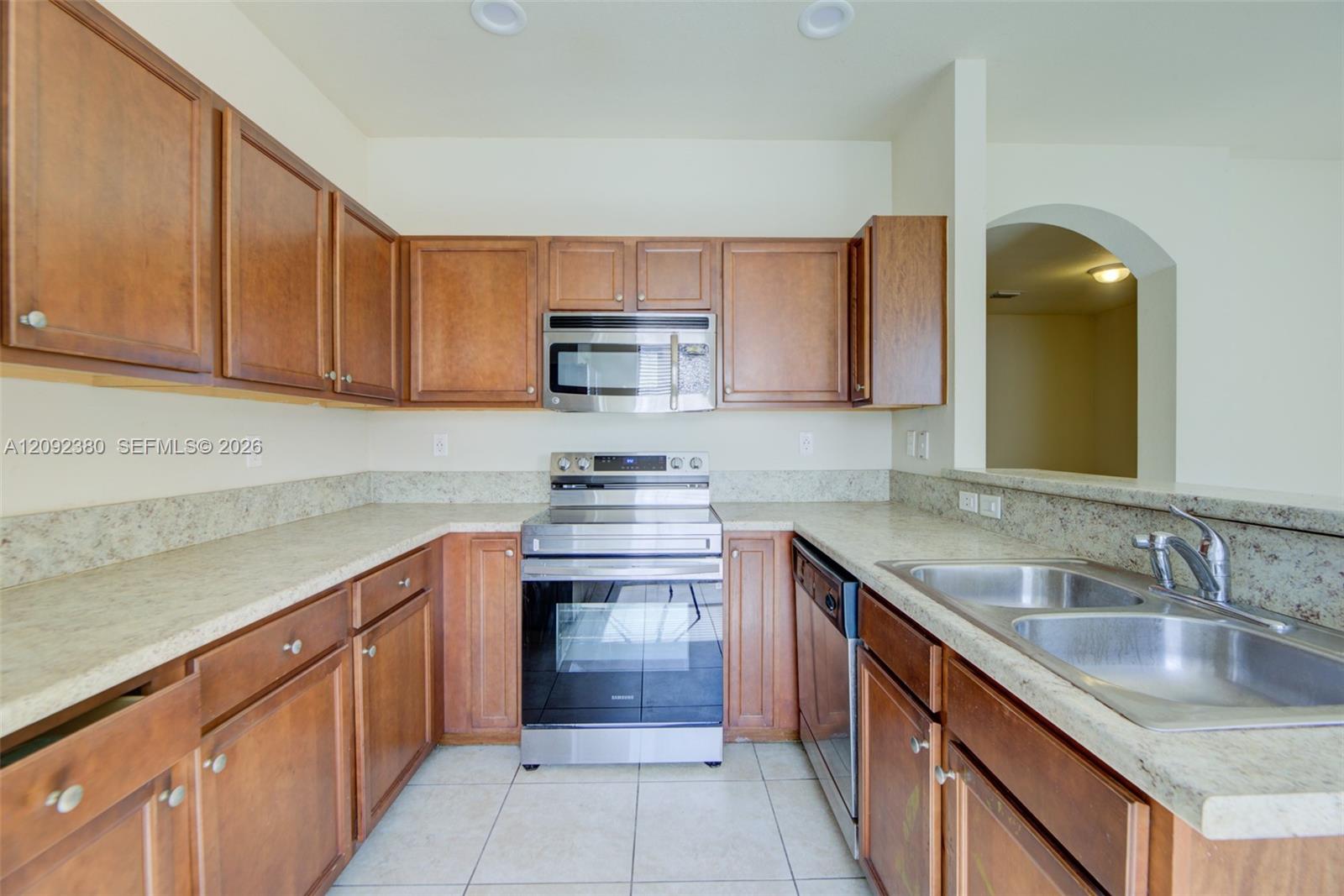 3316 W 91st Ter