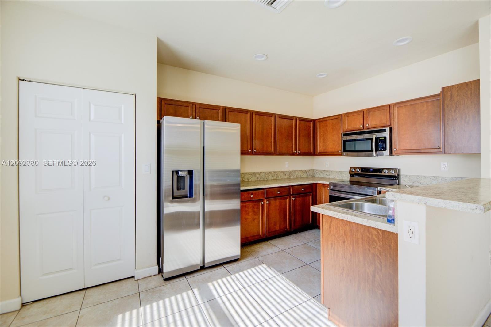 3316 W 91st Ter