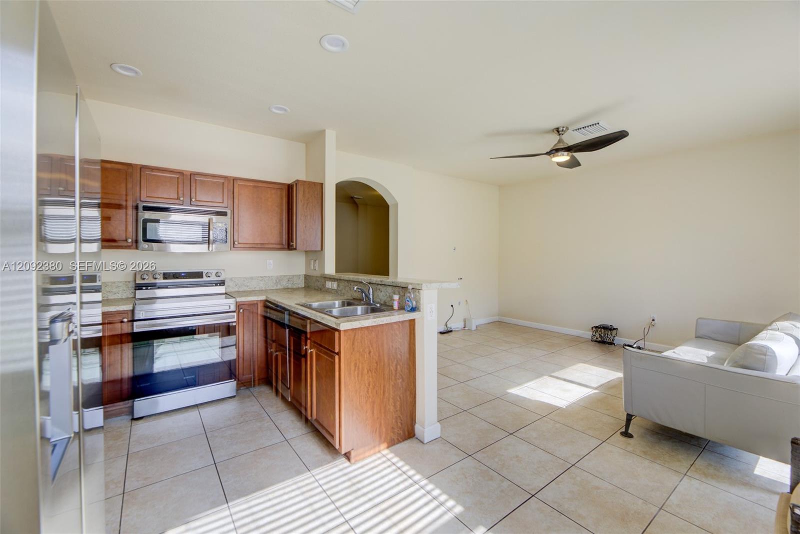 3316 W 91st Ter