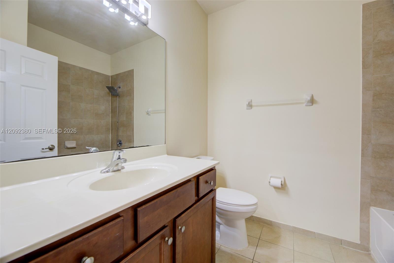 3316 W 91st Ter