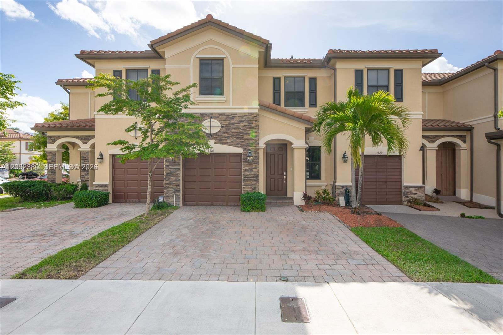 3316 W 91st Ter