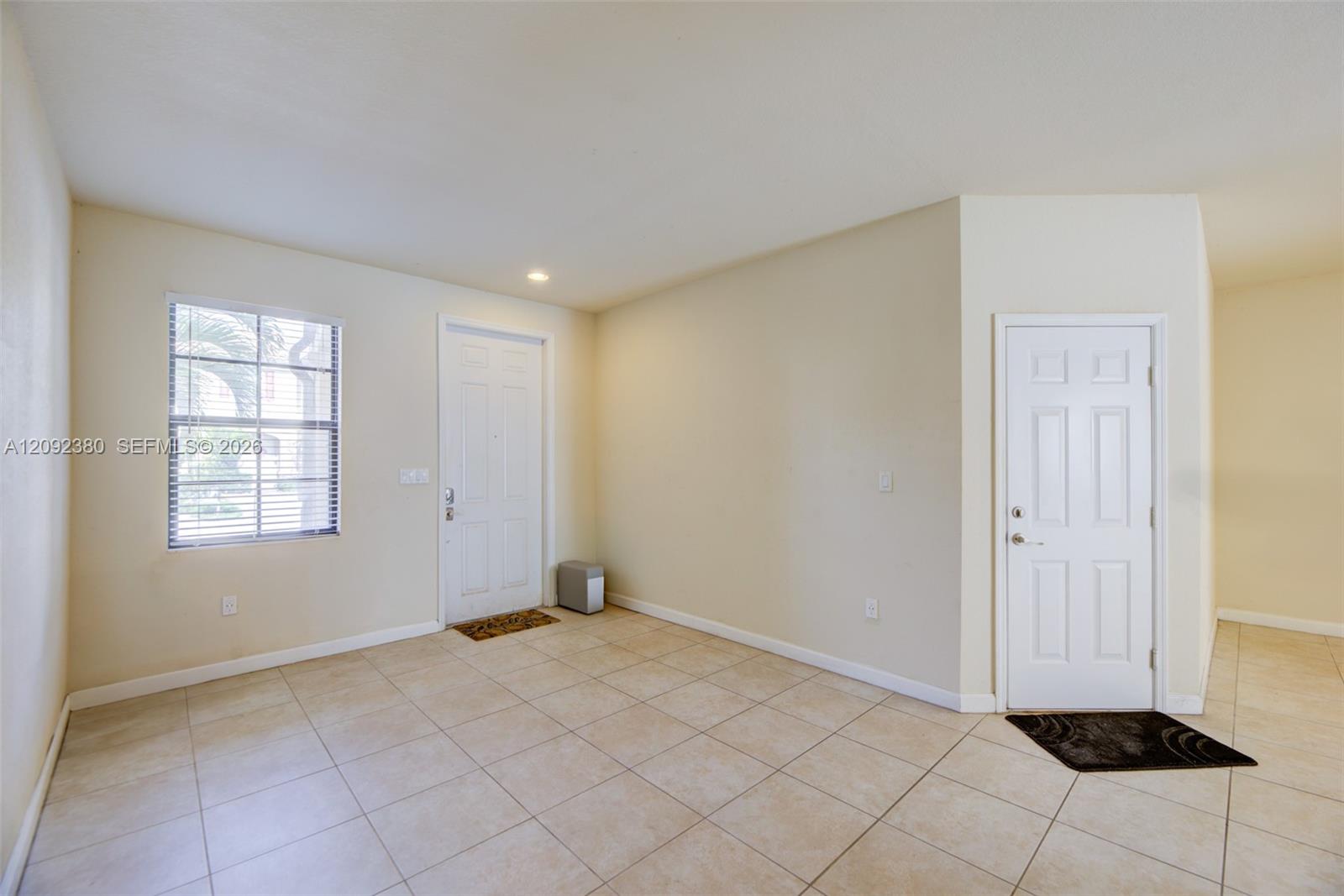 3316 W 91st Ter