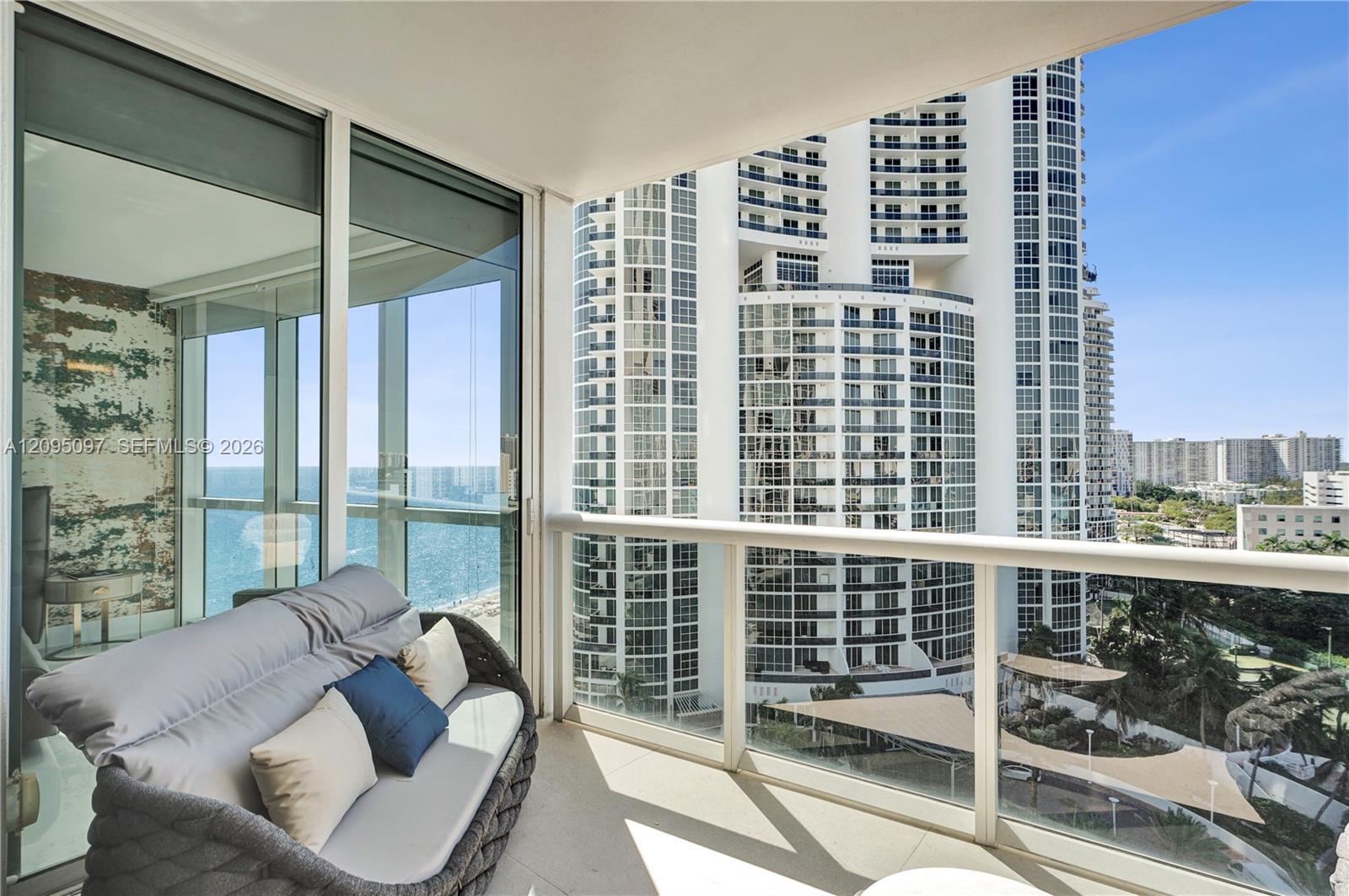 18201 Collins Ave # 1407