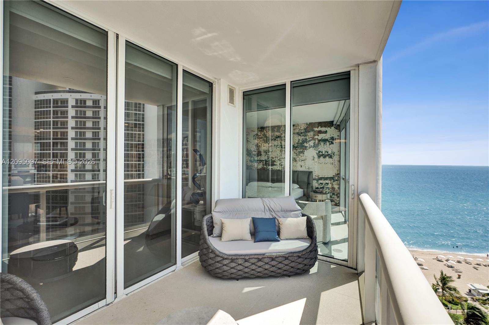 18201 Collins Ave # 1407