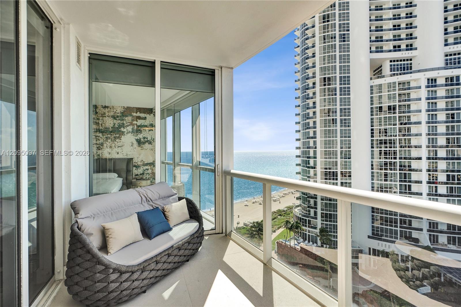 18201 Collins Ave # 1407