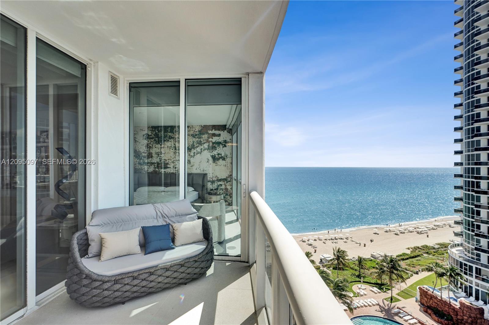 18201 Collins Ave # 1407