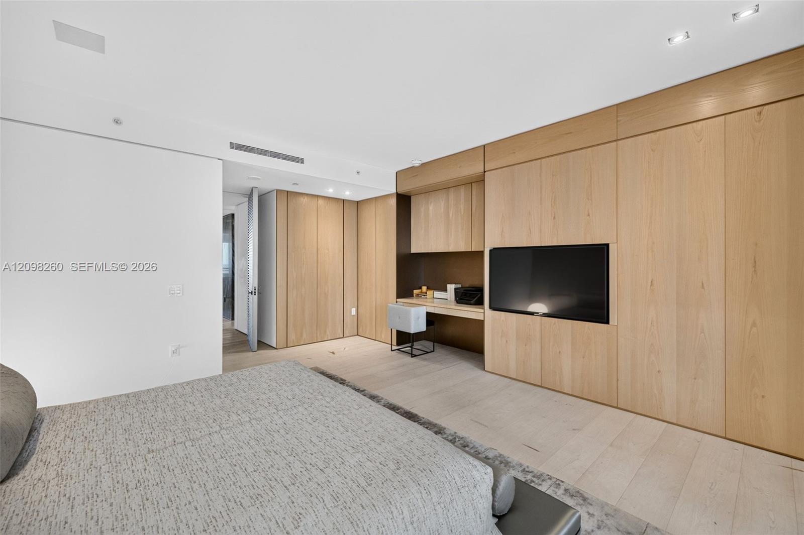 20165 NE 39th Pl Unit: 1103/1104