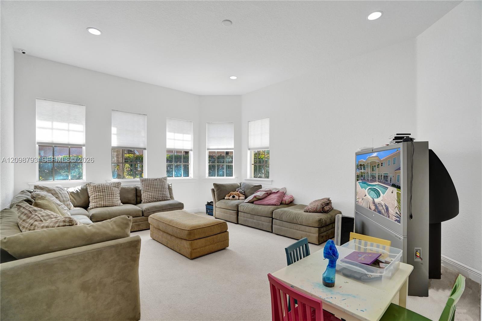 1130 Harbor Ct