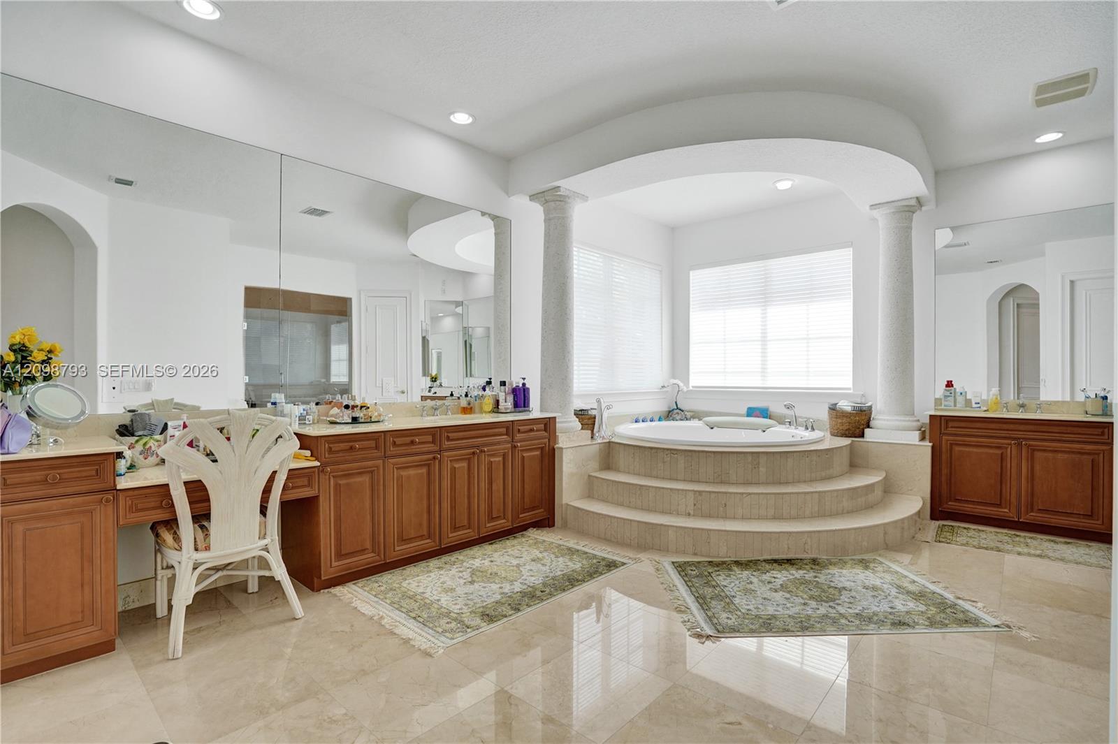 1130 Harbor Ct
