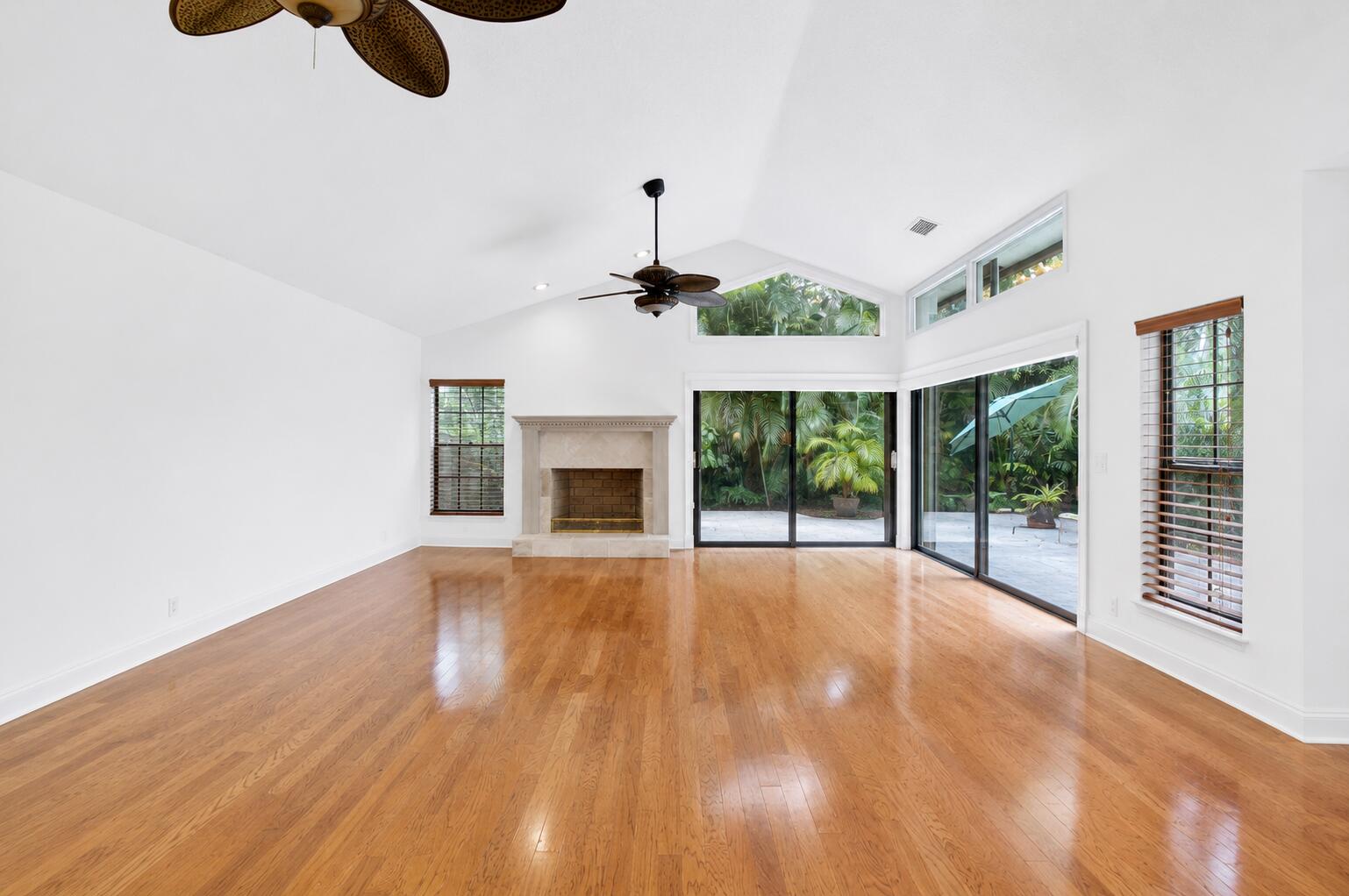 21700 Club Villa Terrace