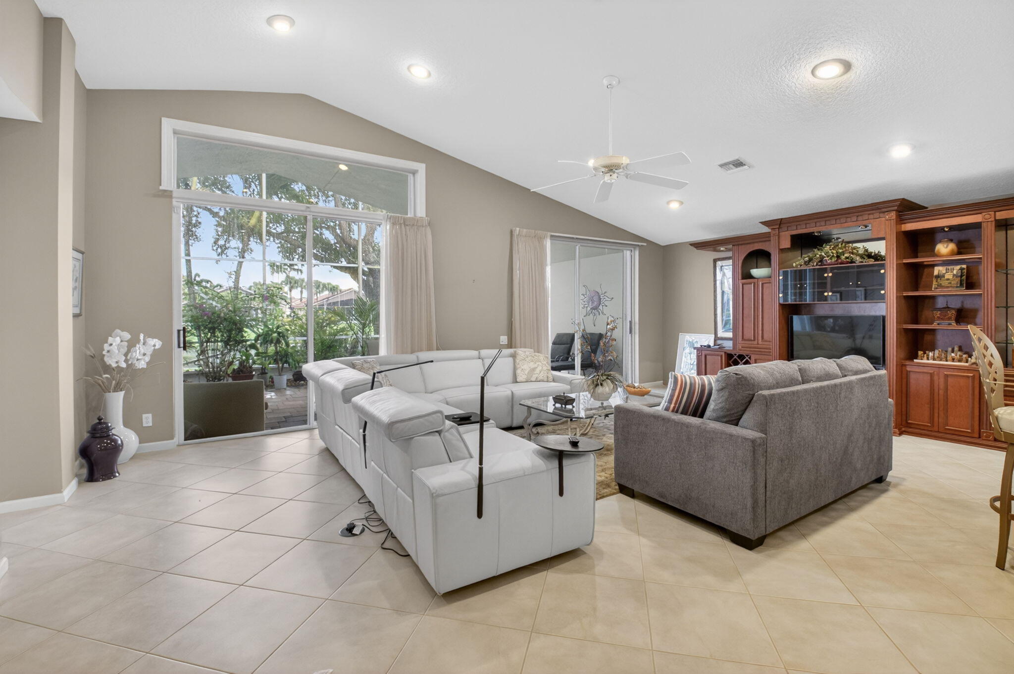 5256 Glenville Drive
