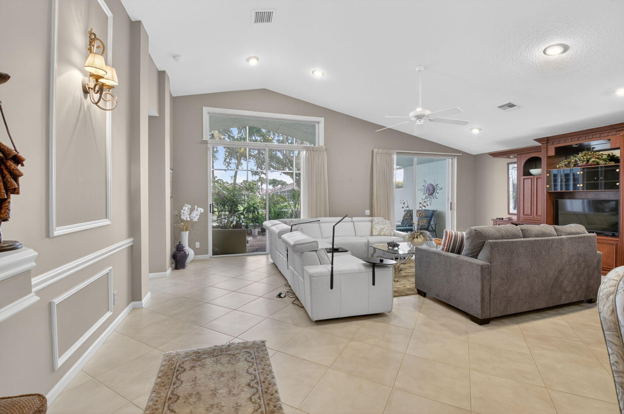 5256 Glenville Drive