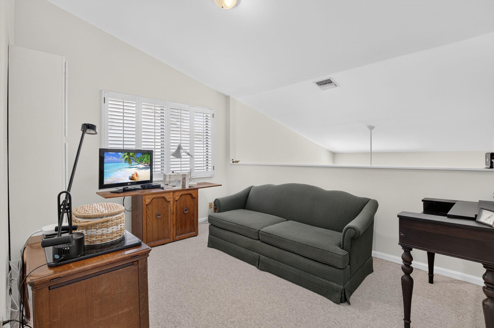 21692 Cromwell Circle
