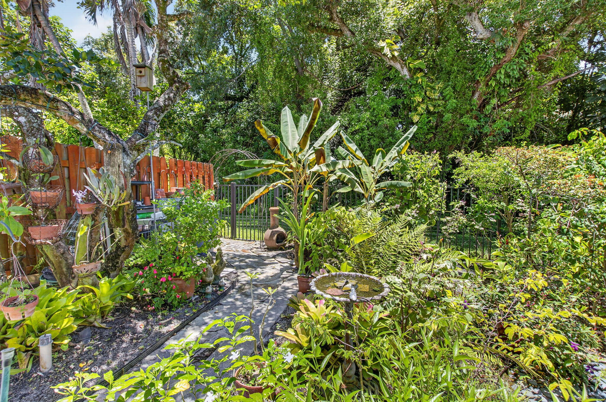 21692 Cromwell Circle