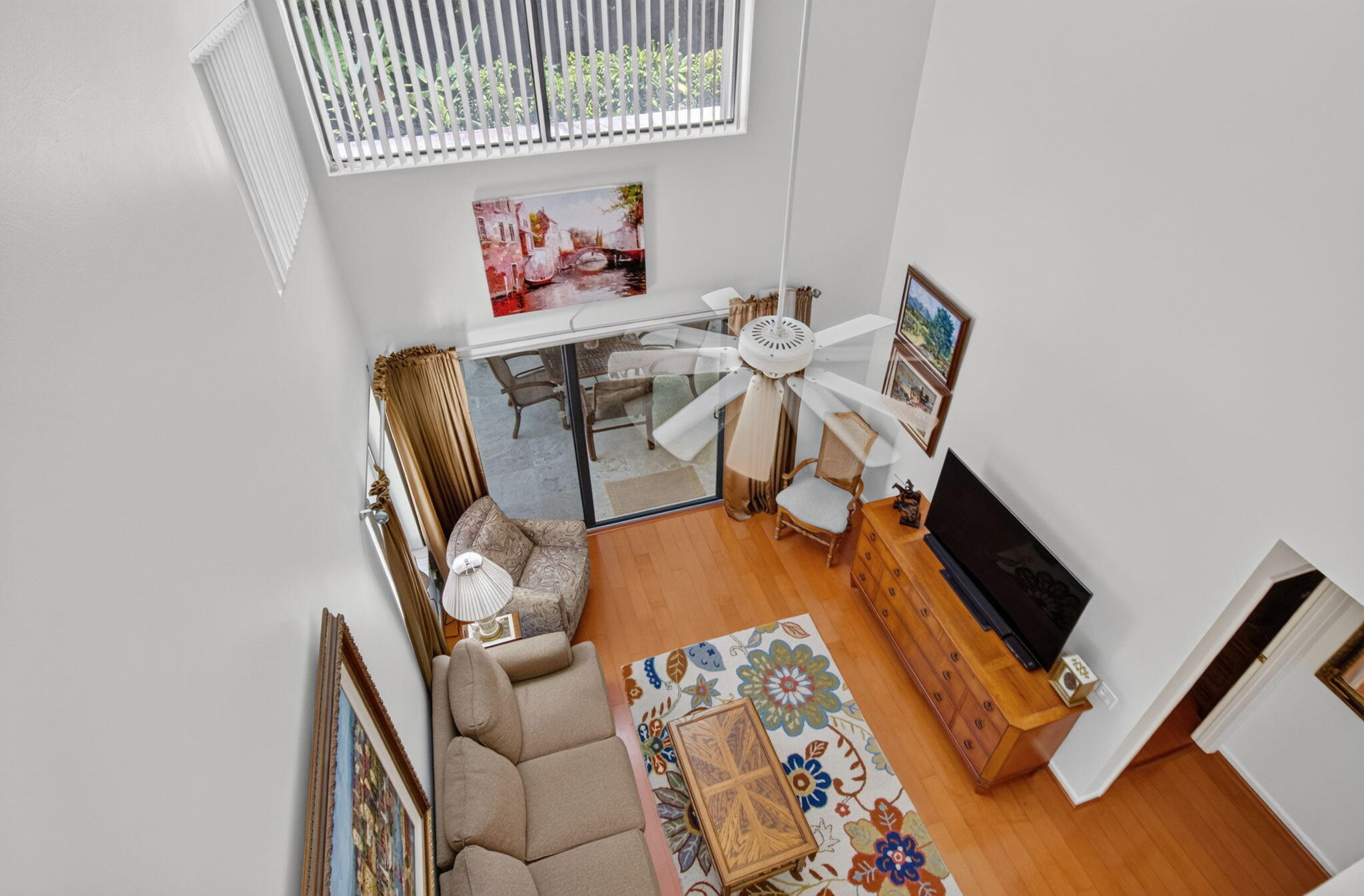 21692 Cromwell Circle