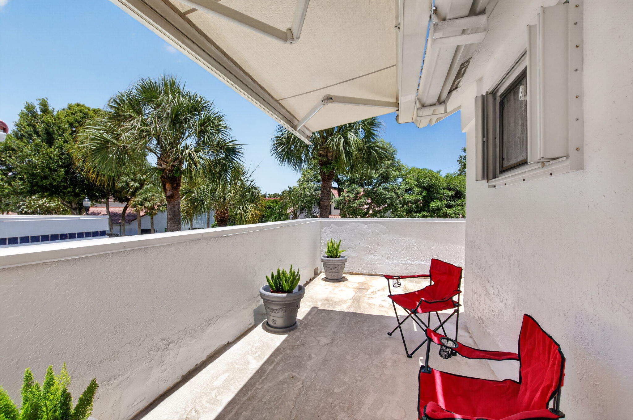 21692 Cromwell Circle