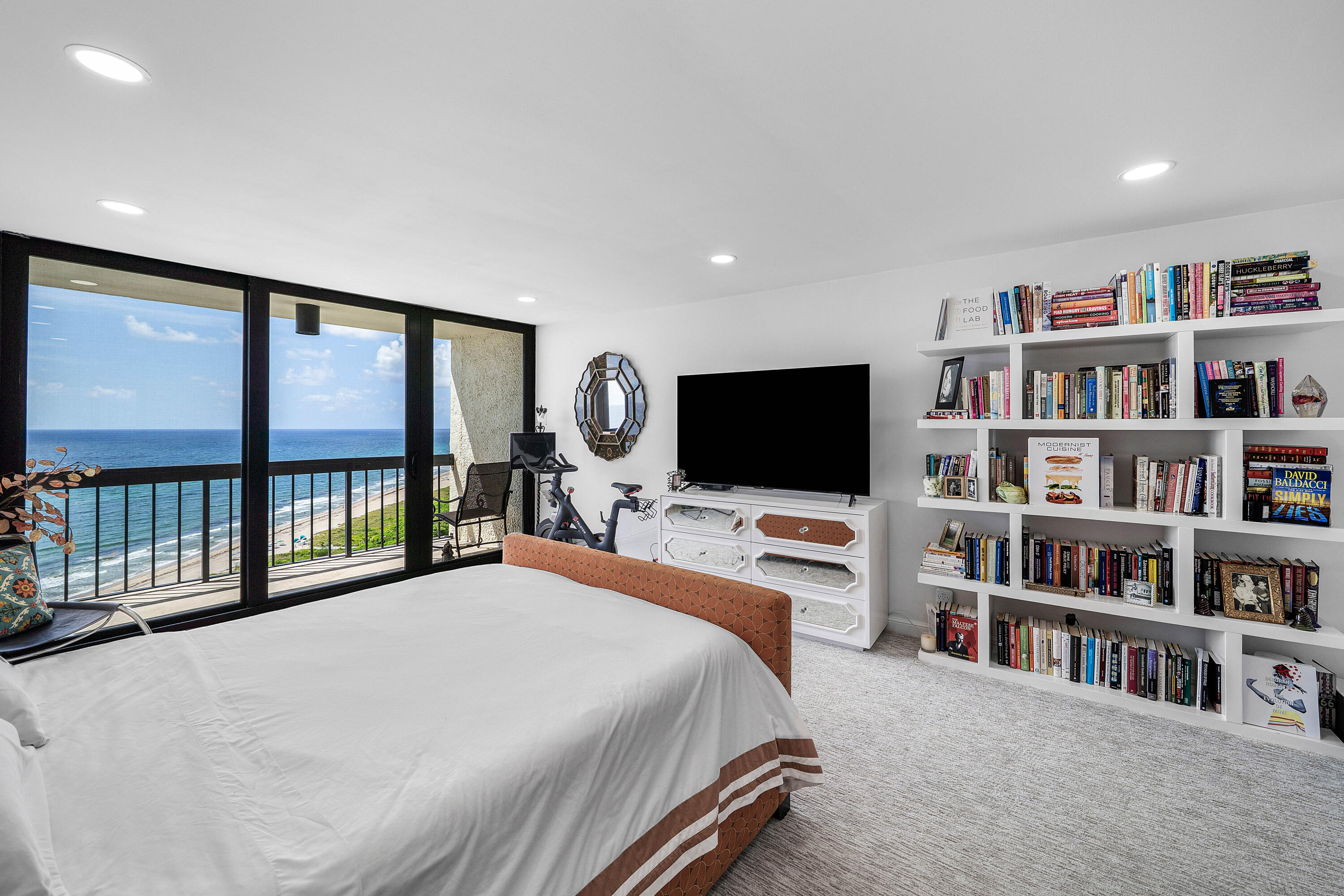 4545 N Ocean Boulevard 18B
