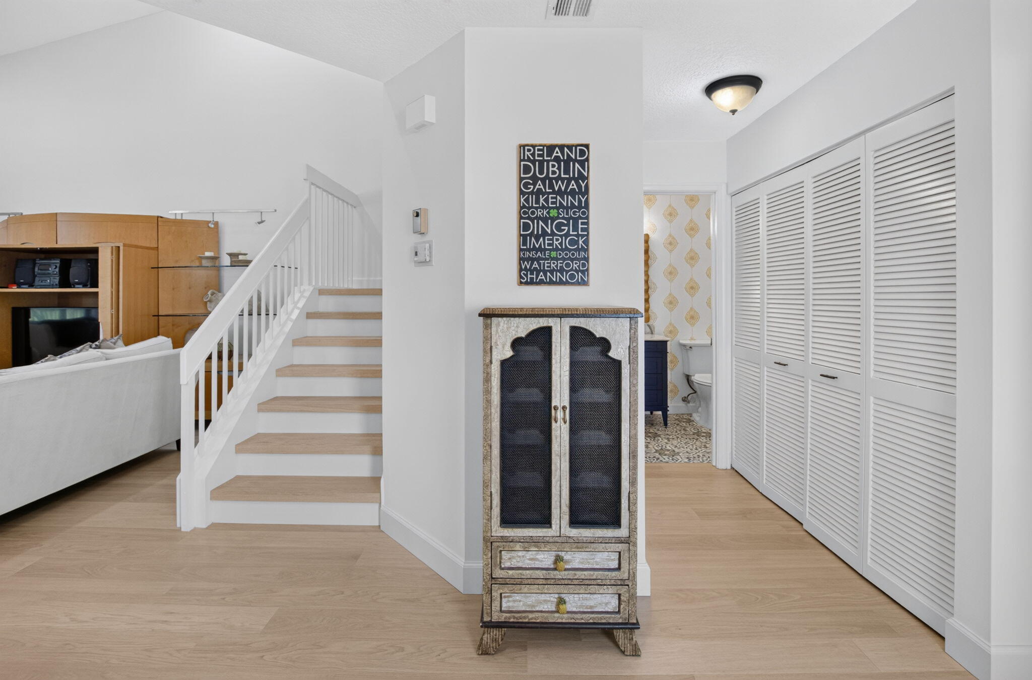 5576 Fox Hollow Drive