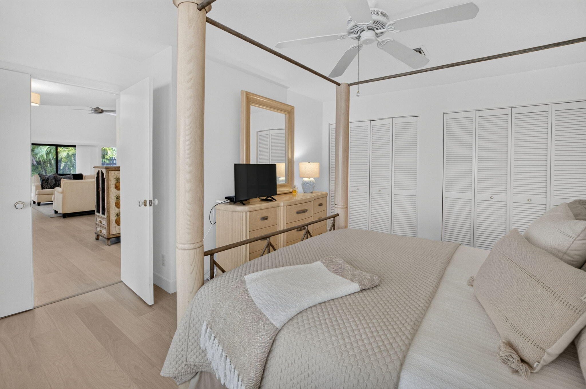 5576 Fox Hollow Drive