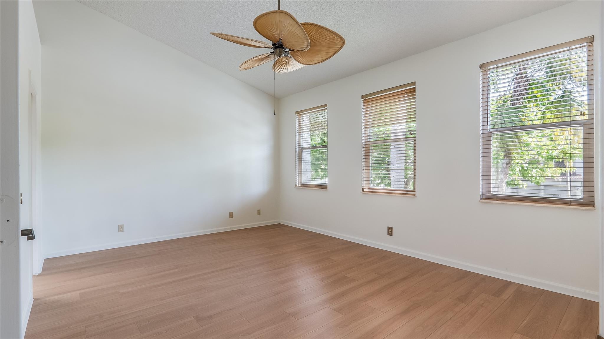 5801 Coach House Cir F