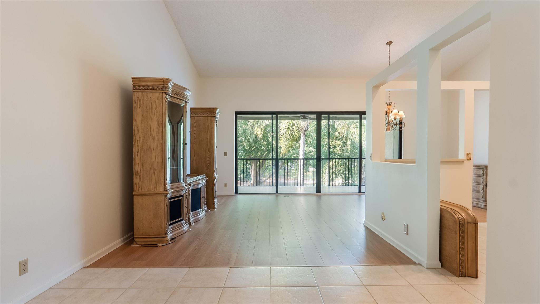 5801 Coach House Cir F