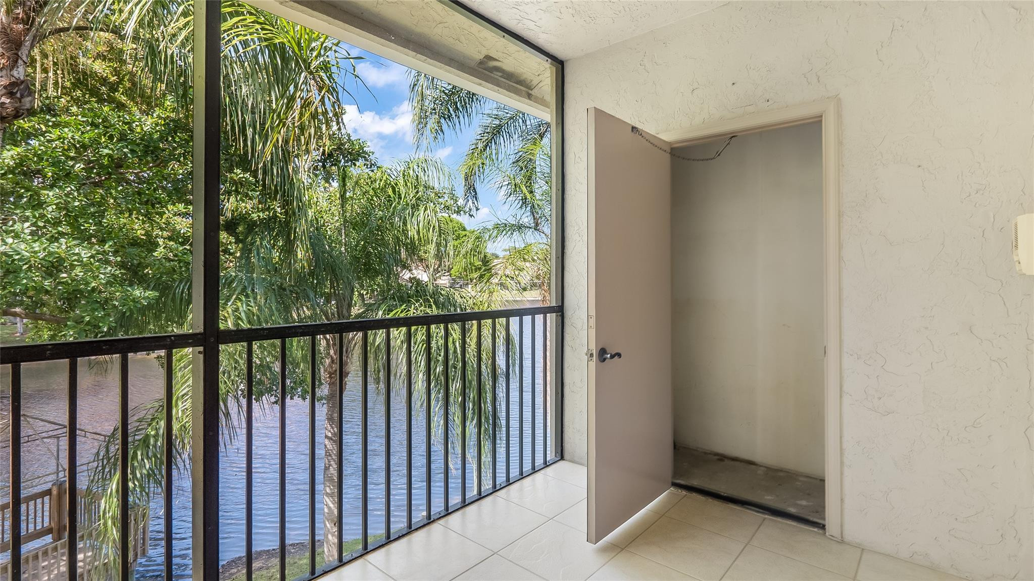 5801 Coach House Cir F