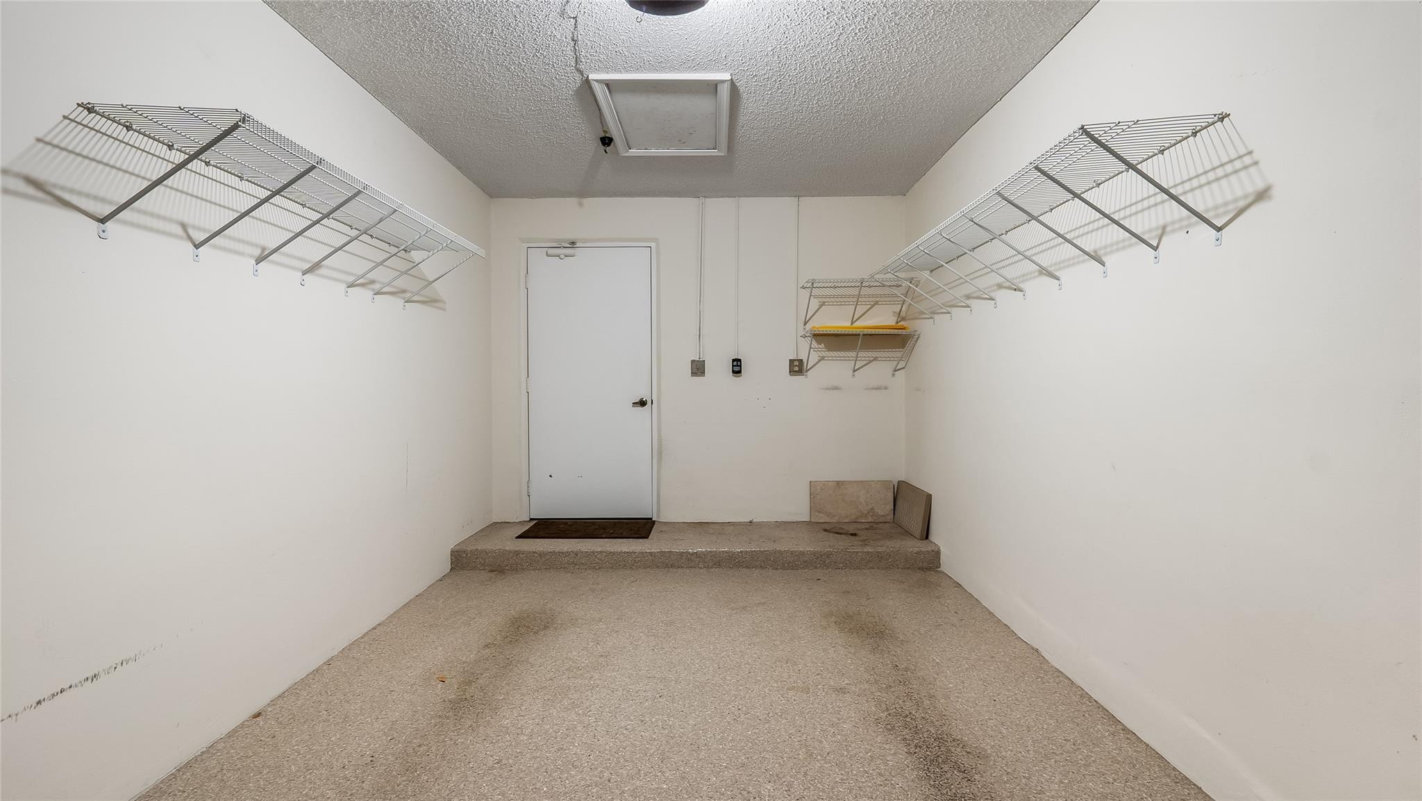 5801 Coach House Cir F