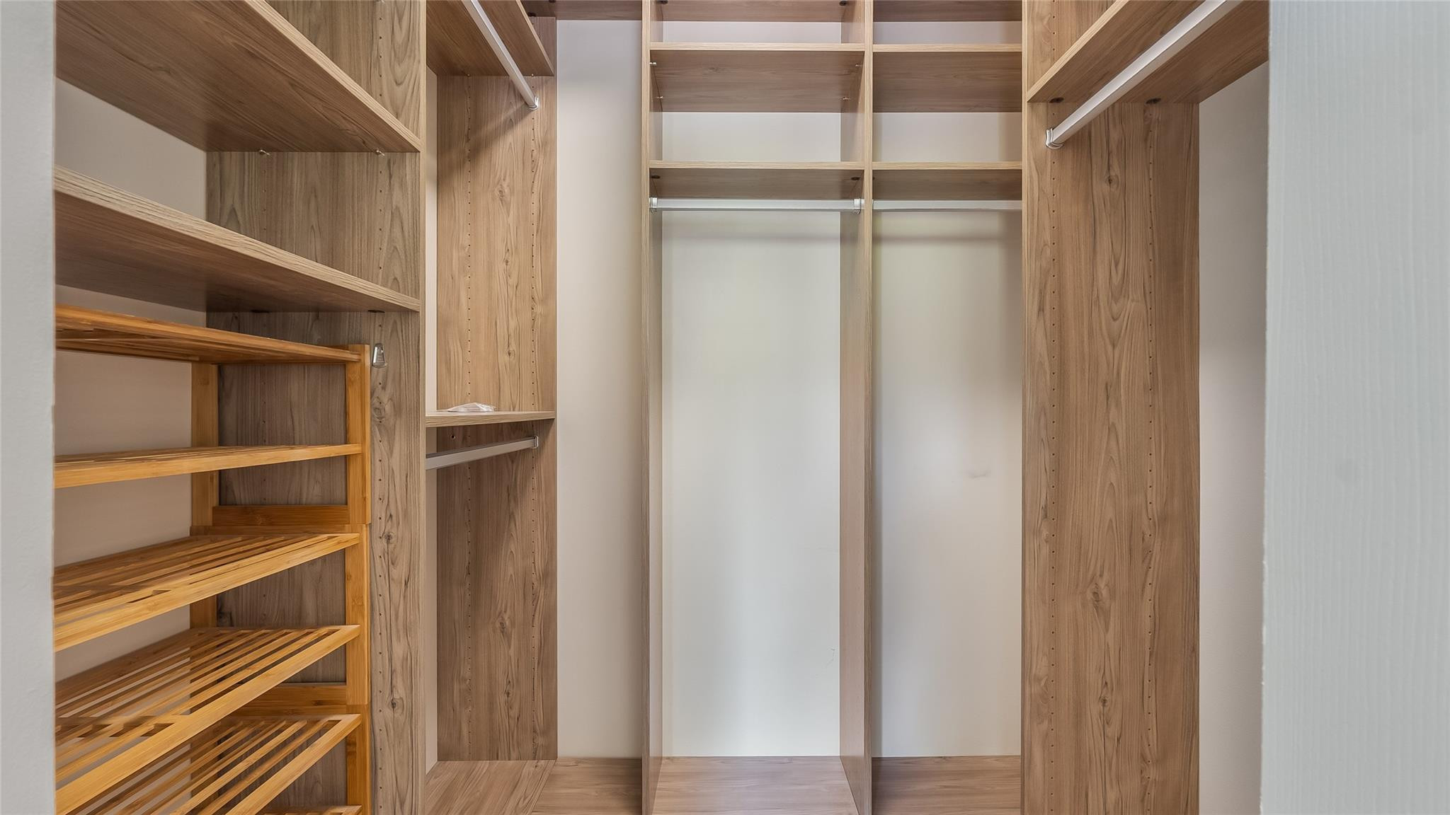 5801 Coach House Cir F