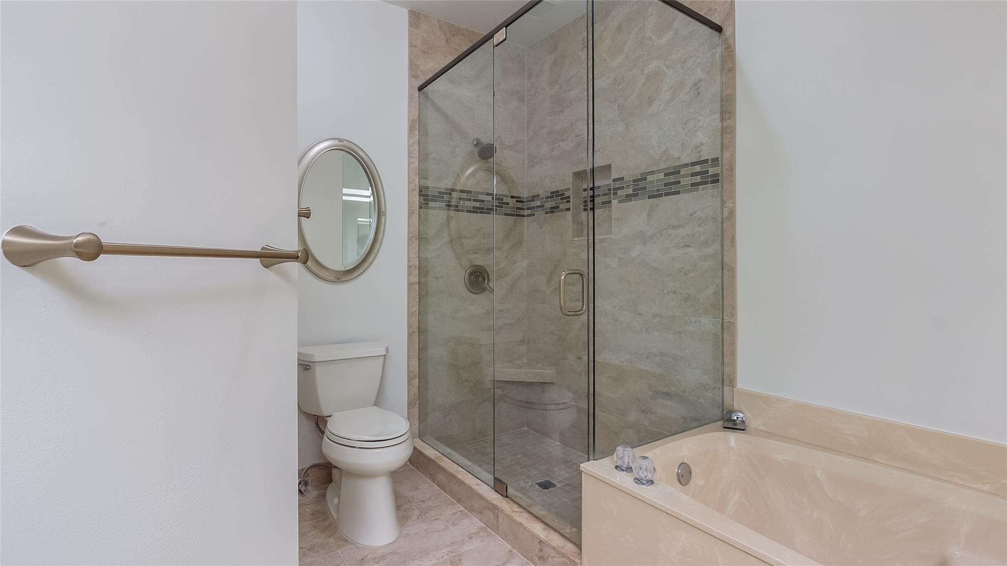 5801 Coach House Cir F