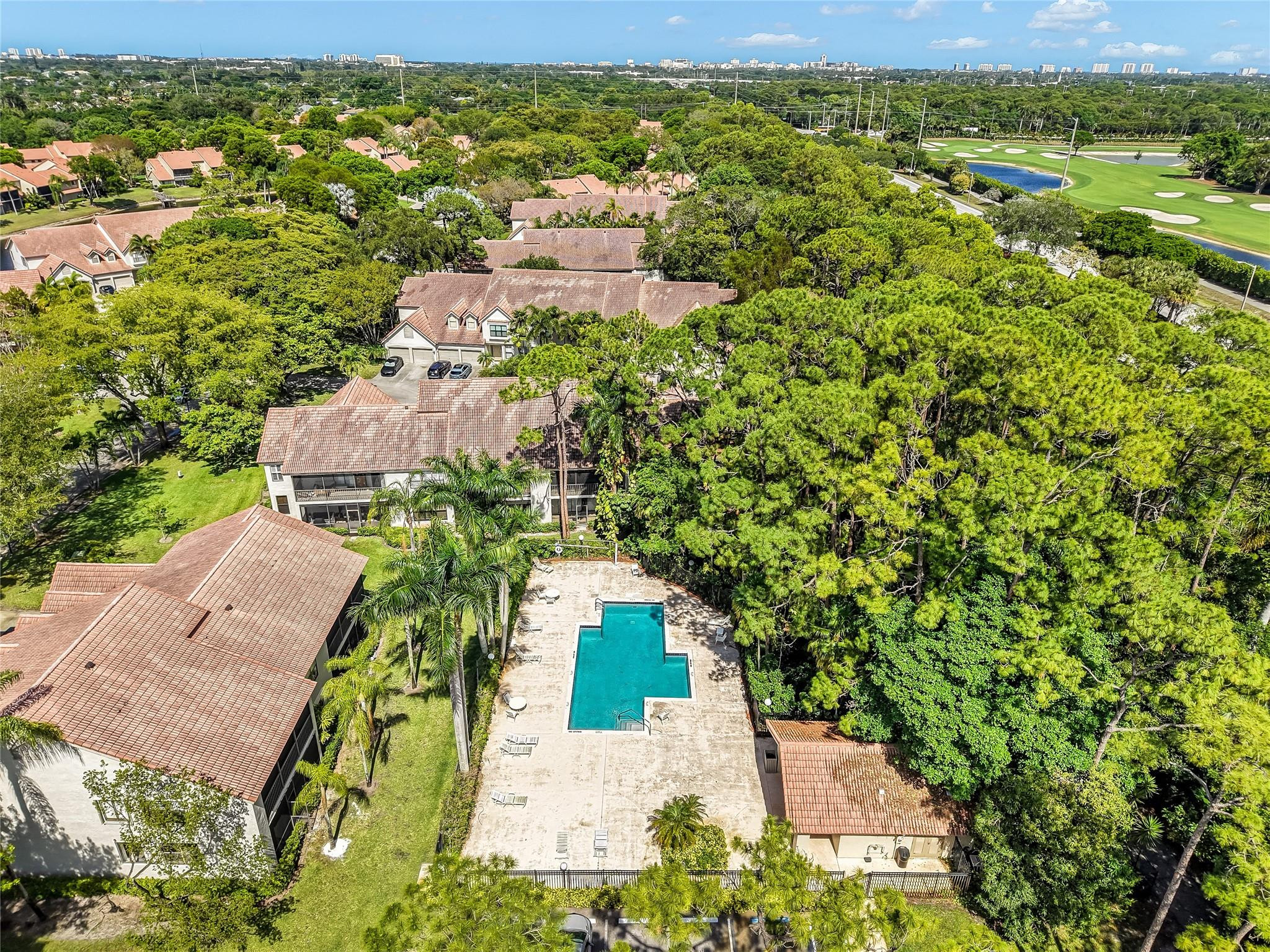 5801 Coach House Cir F