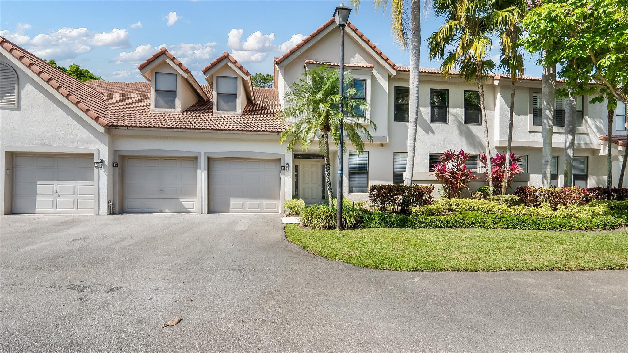 5801 Coach House Cir F