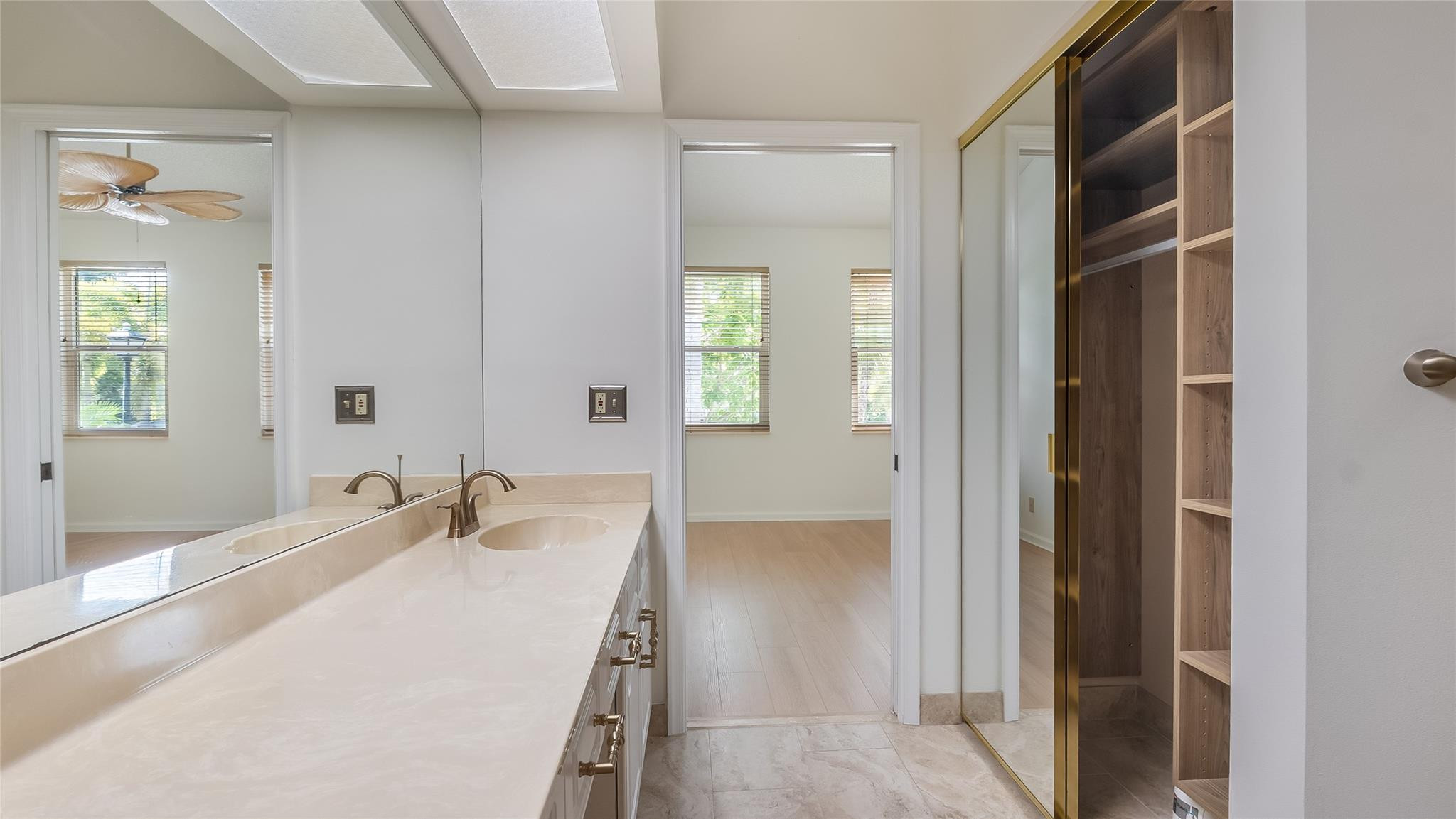 5801 Coach House Cir F