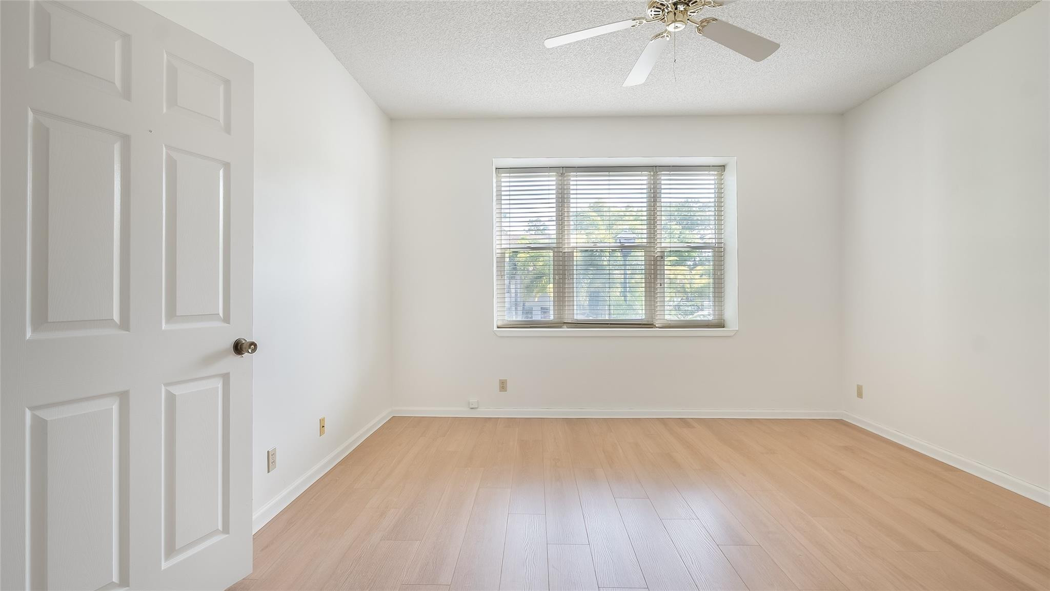 5801 Coach House Cir F