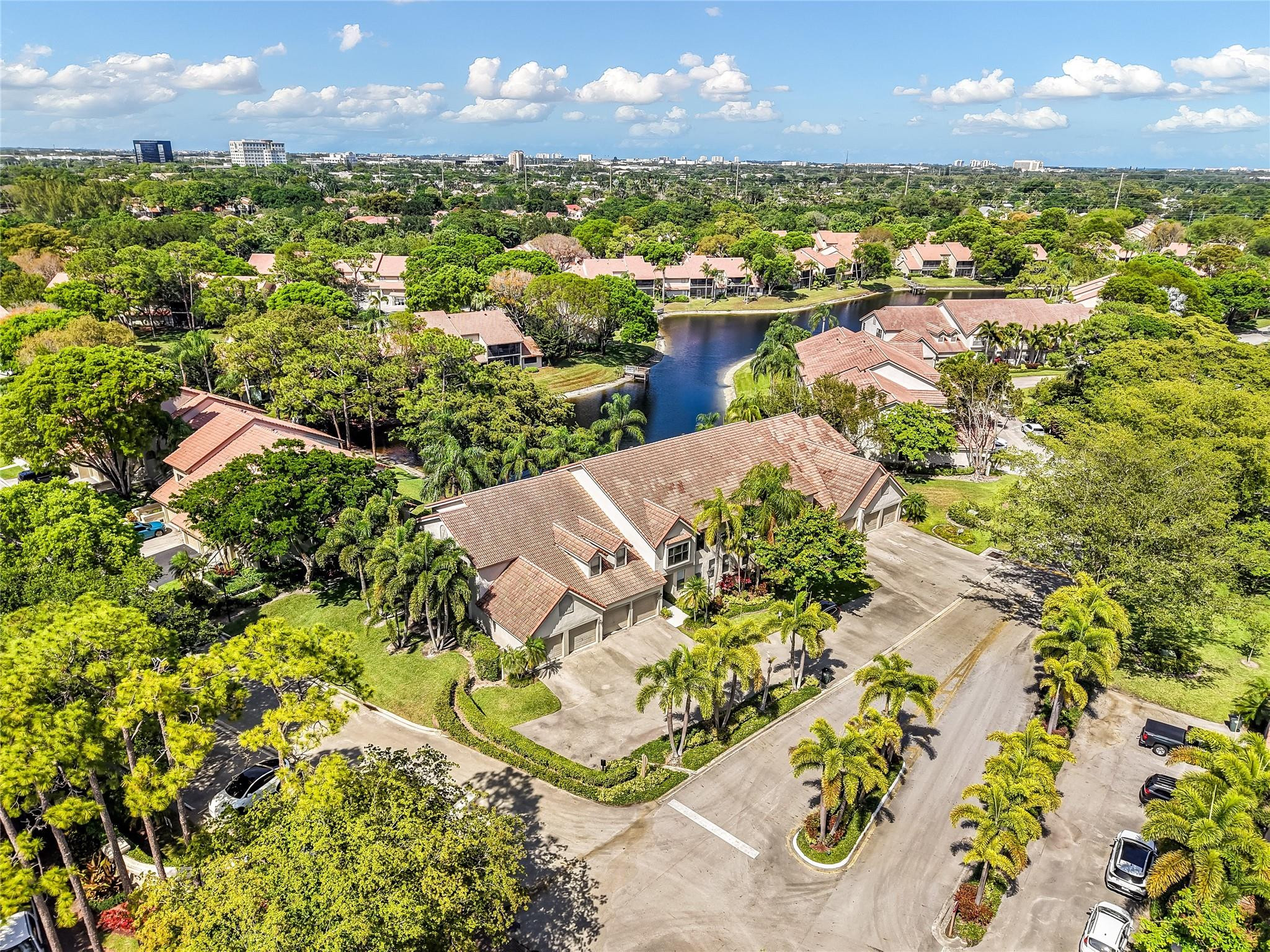 5801 Coach House Cir F