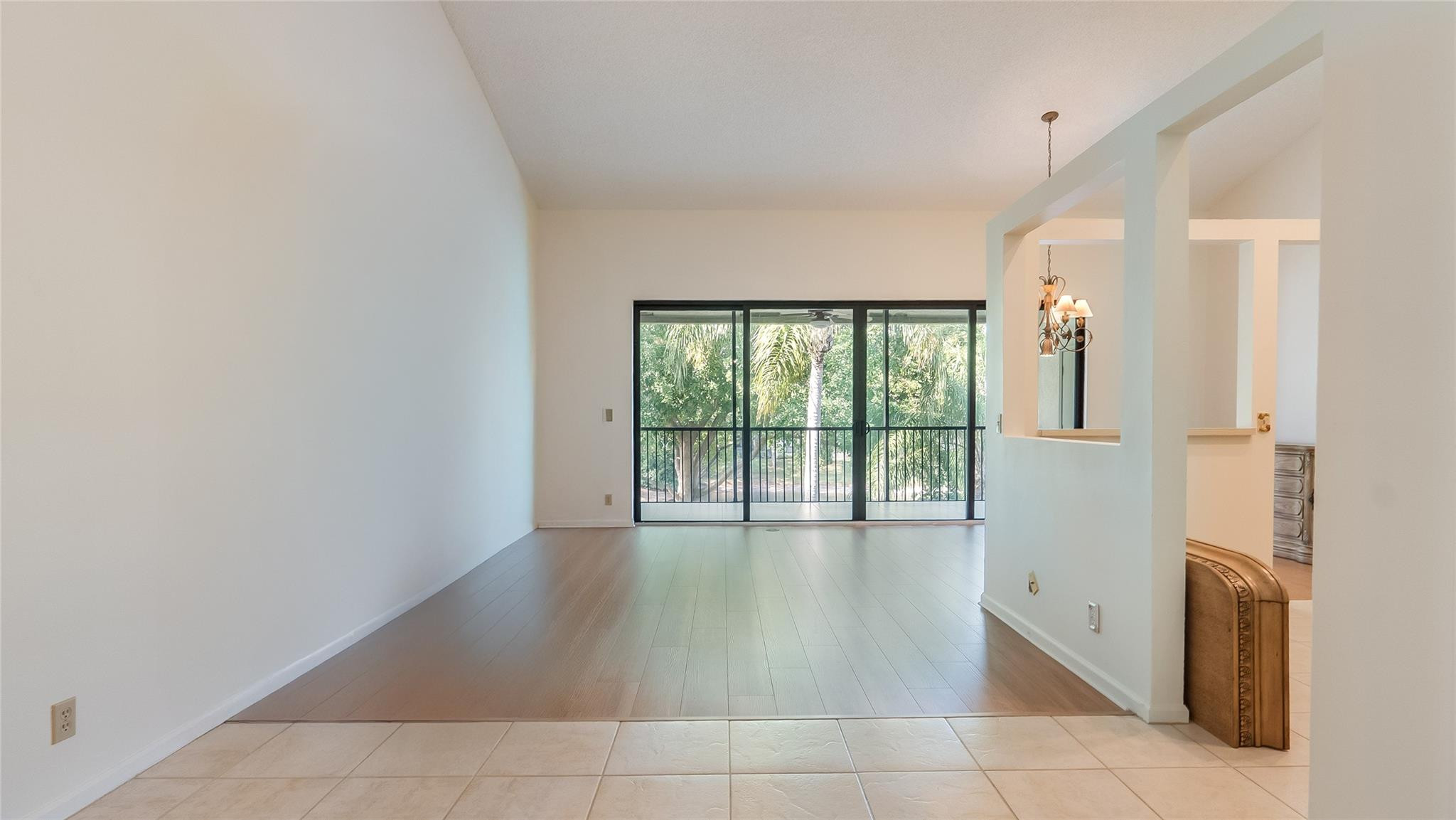 5801 Coach House Cir F