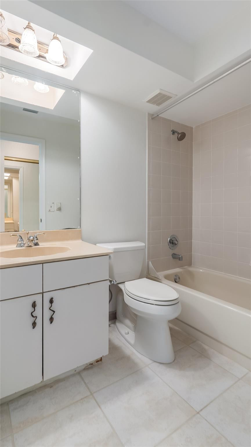 5801 Coach House Cir F