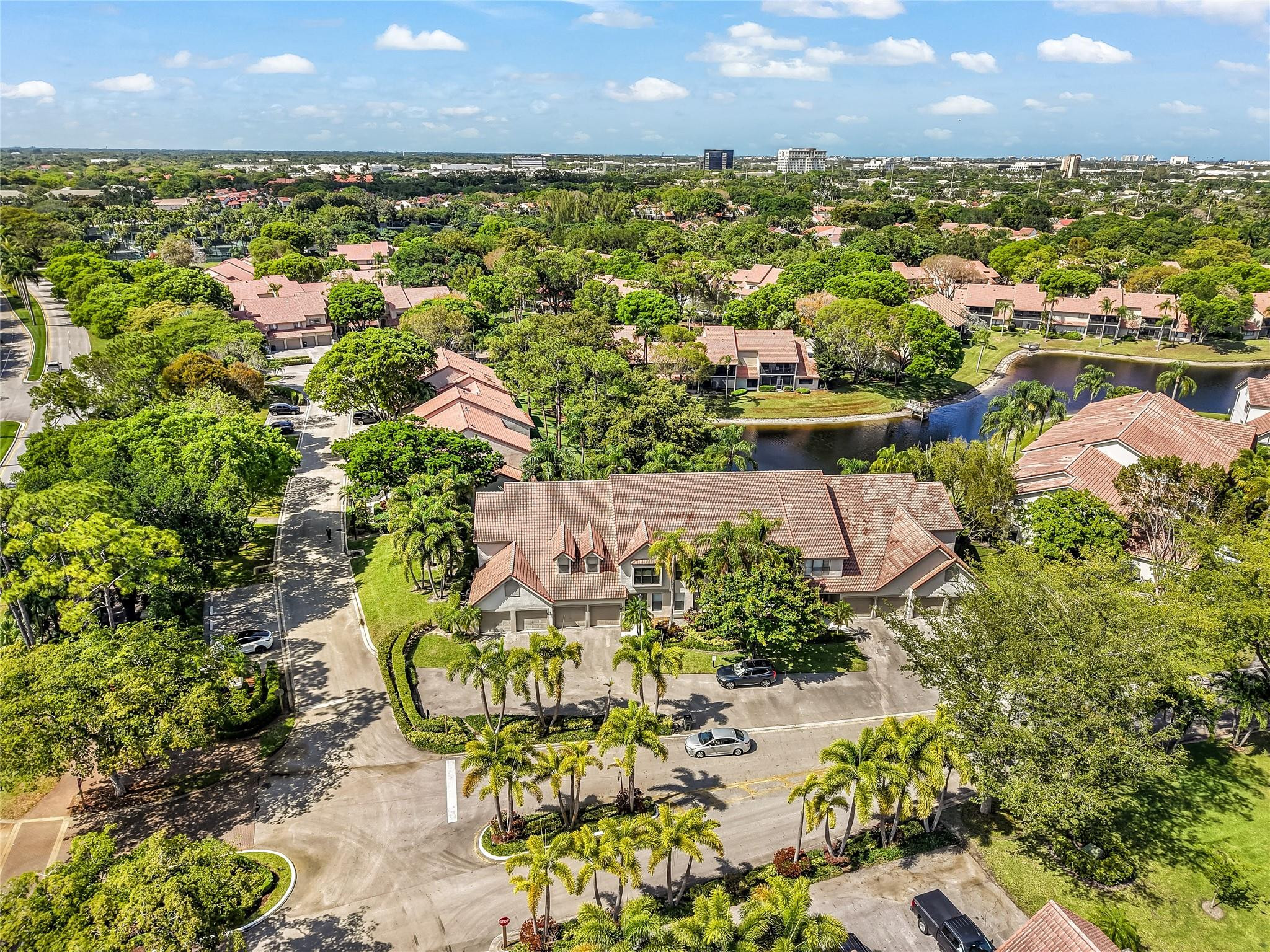 5801 Coach House Cir F