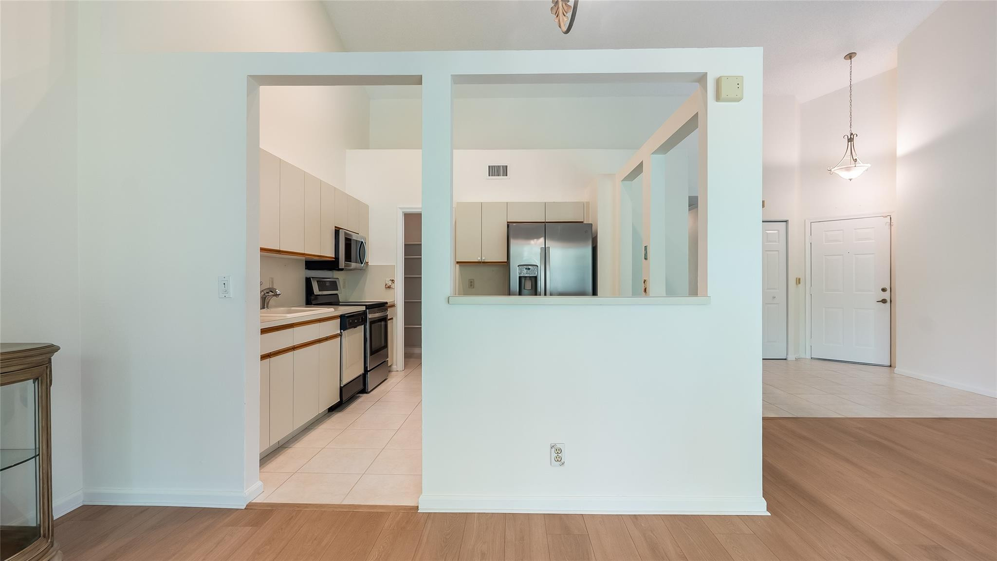 5801 Coach House Cir F