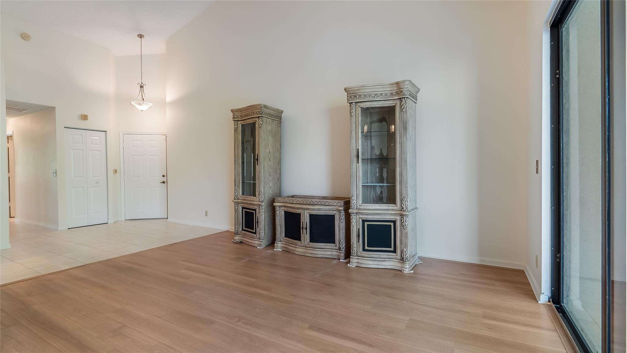 5801 Coach House Cir F