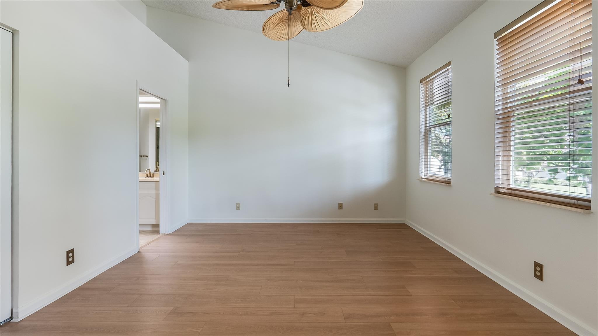 5801 Coach House Cir F