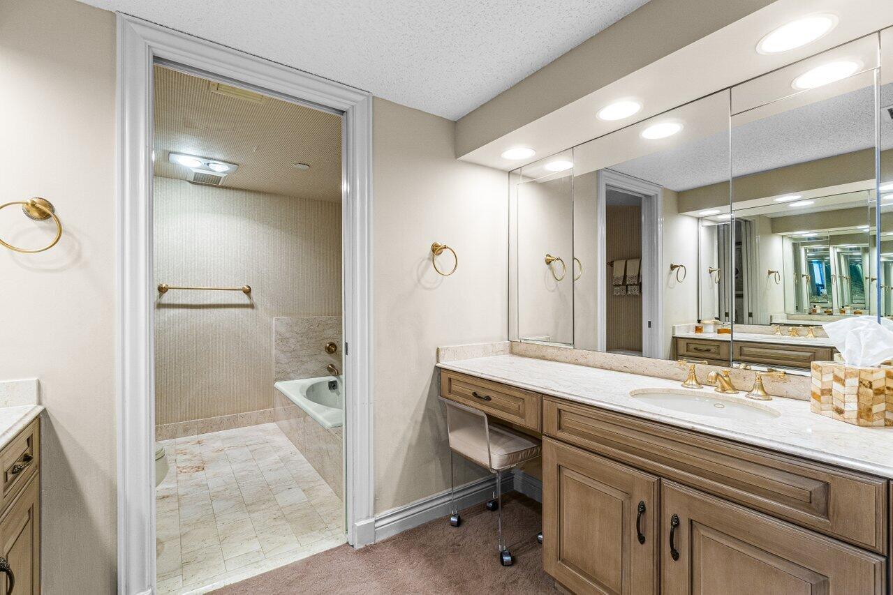 4545 N Ocean Boulevard 16a