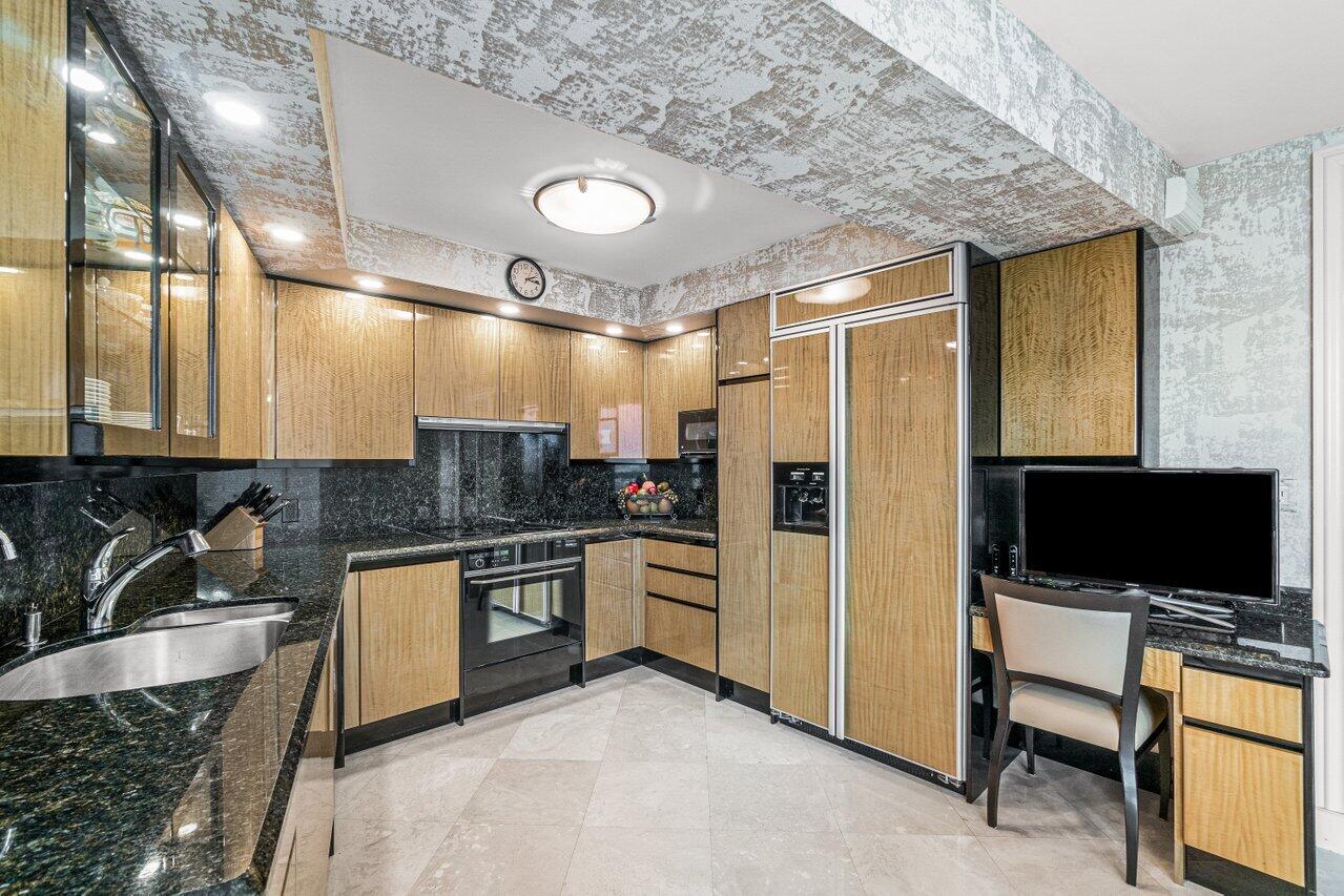 4545 N Ocean Boulevard 16a