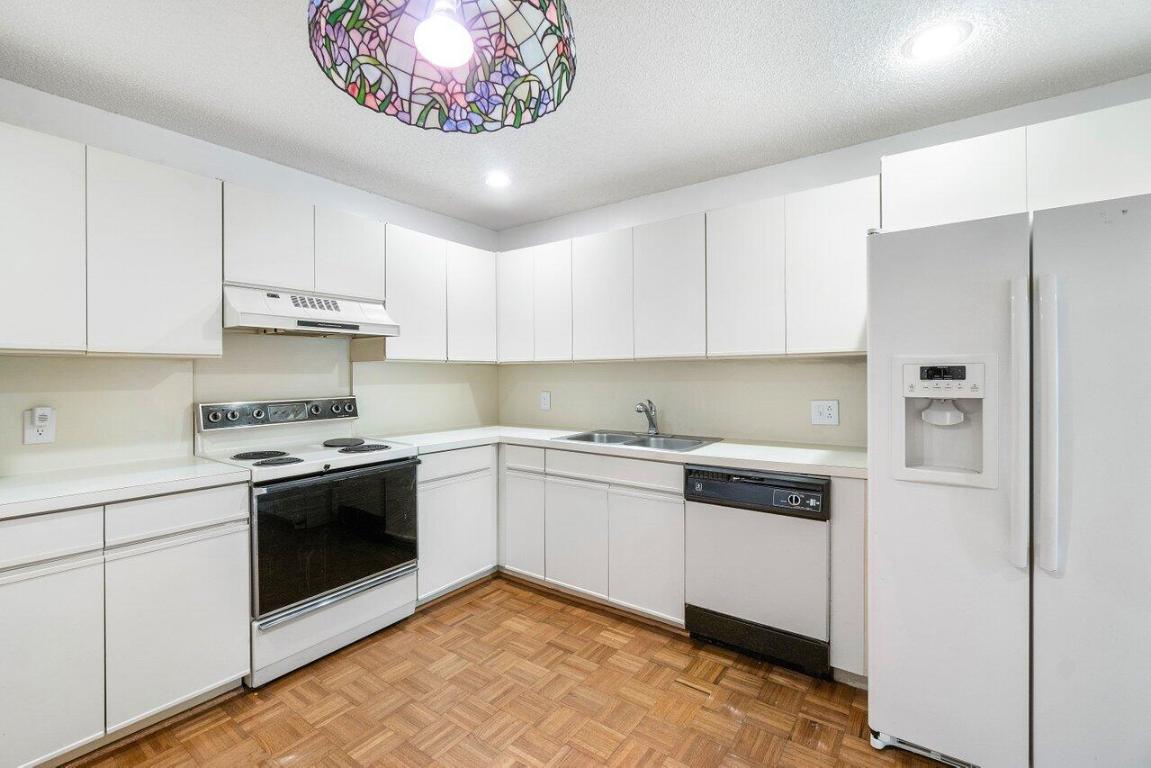 5630 Coach House Circle F