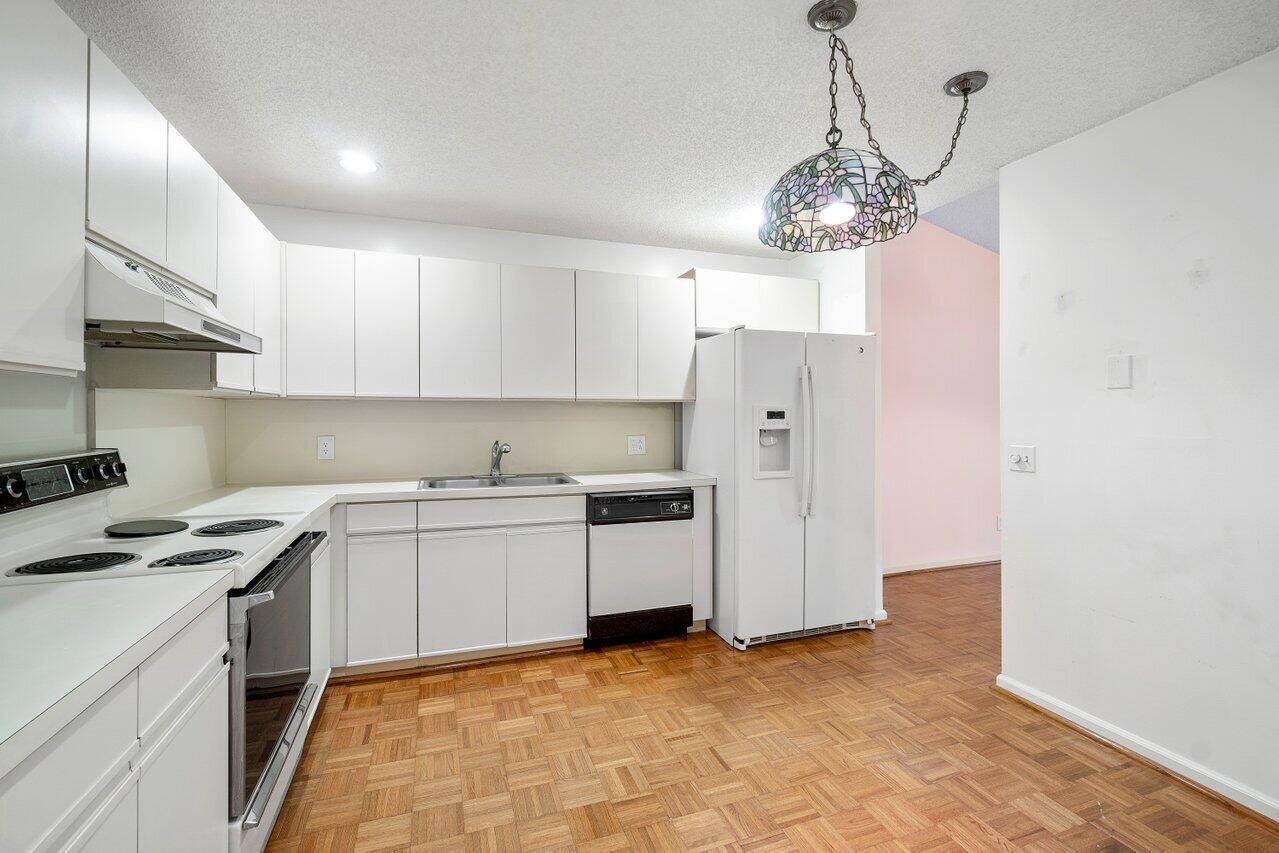 5630 Coach House Circle F