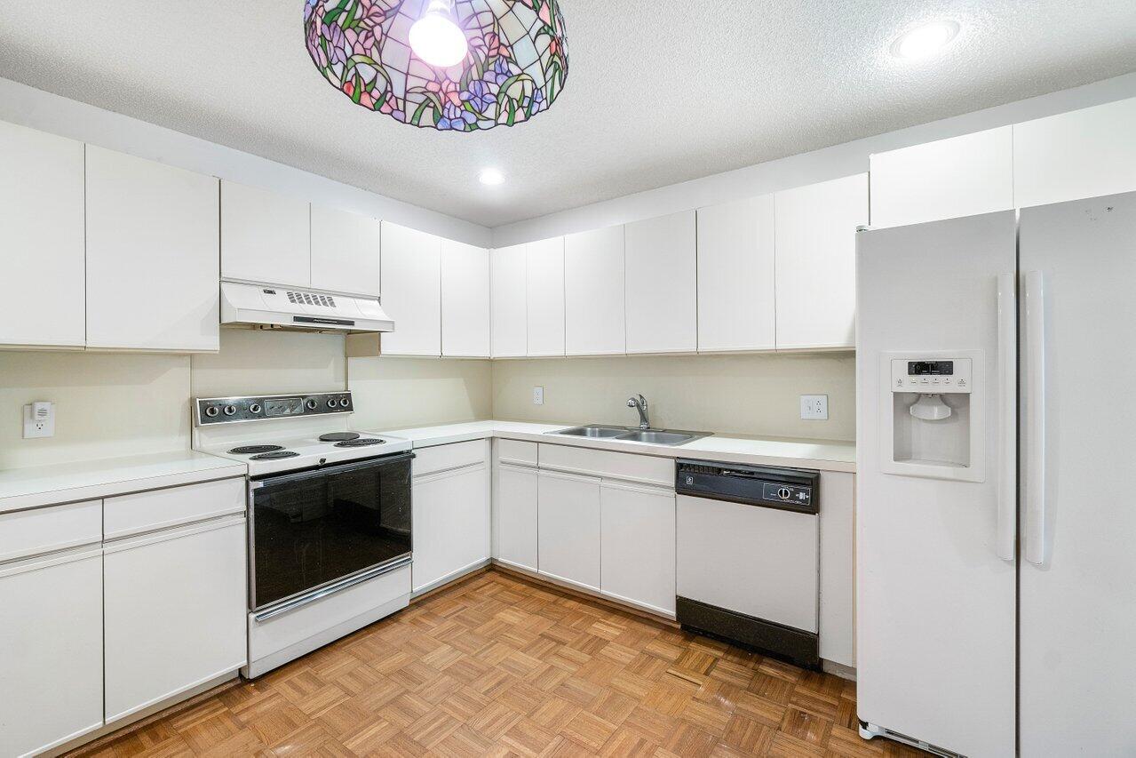 5630 Coach House Circle F