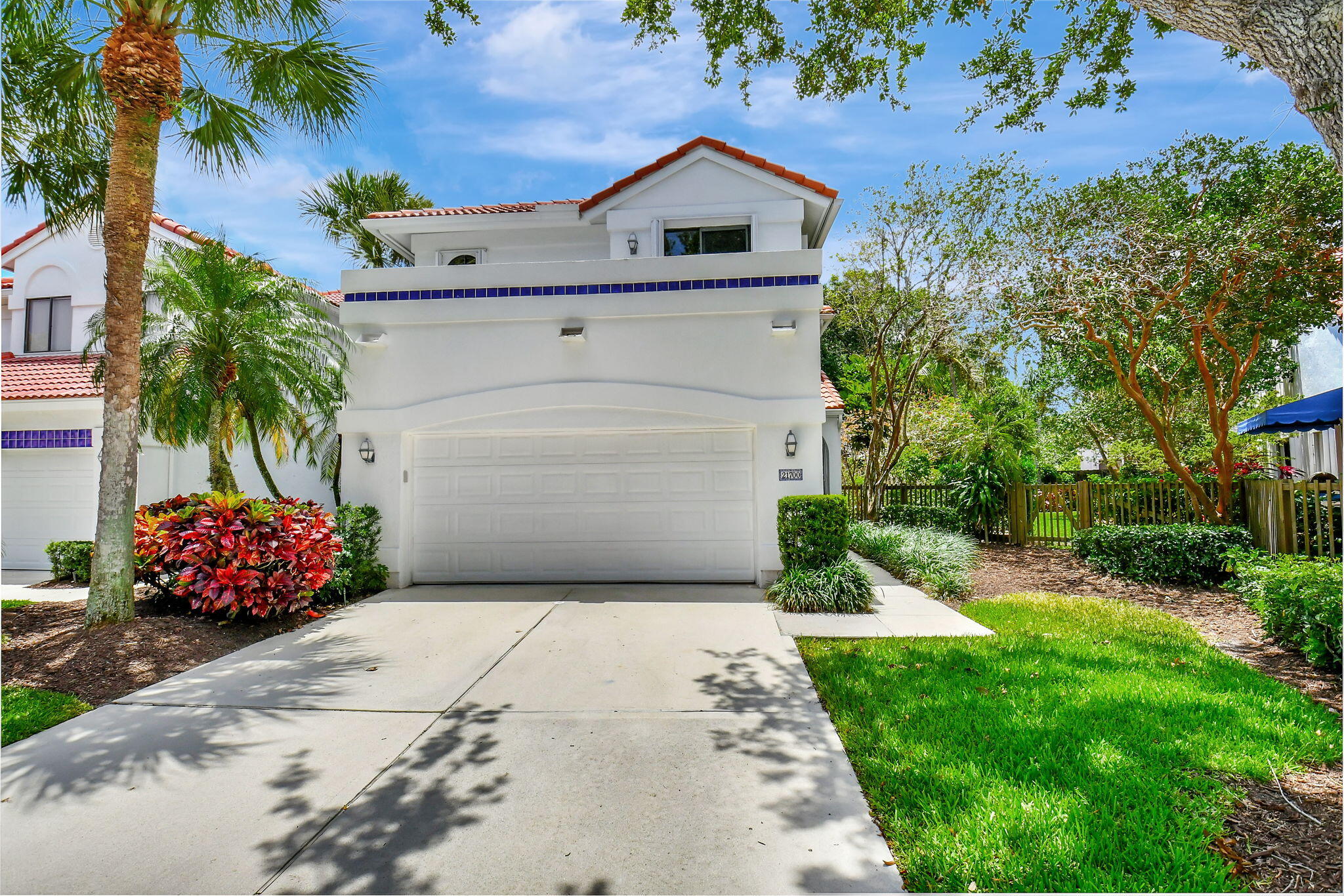 21700 Cromwell Circle